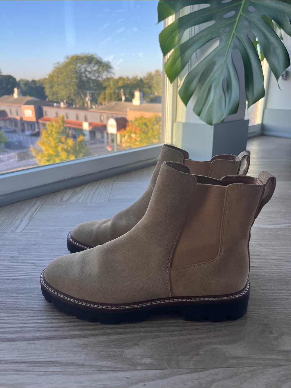 Madewell Tan Suede Chelsea Boots 8